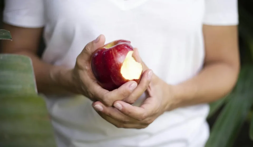 Alimentation intuitive : manger selon ses signaux intérieurs pour en finir avec les régimes
