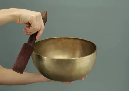 Bols tibétains et sonothérapie : bienfaits, séances et pratique