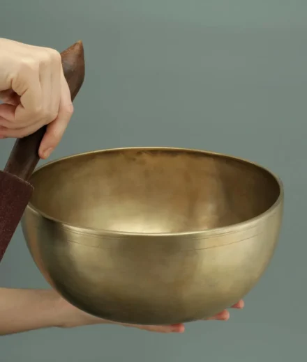 Bols tibétains et sonothérapie : bienfaits, séances et pratique Bols tibétains et sonothérapie : bienfaits, séances et pratique