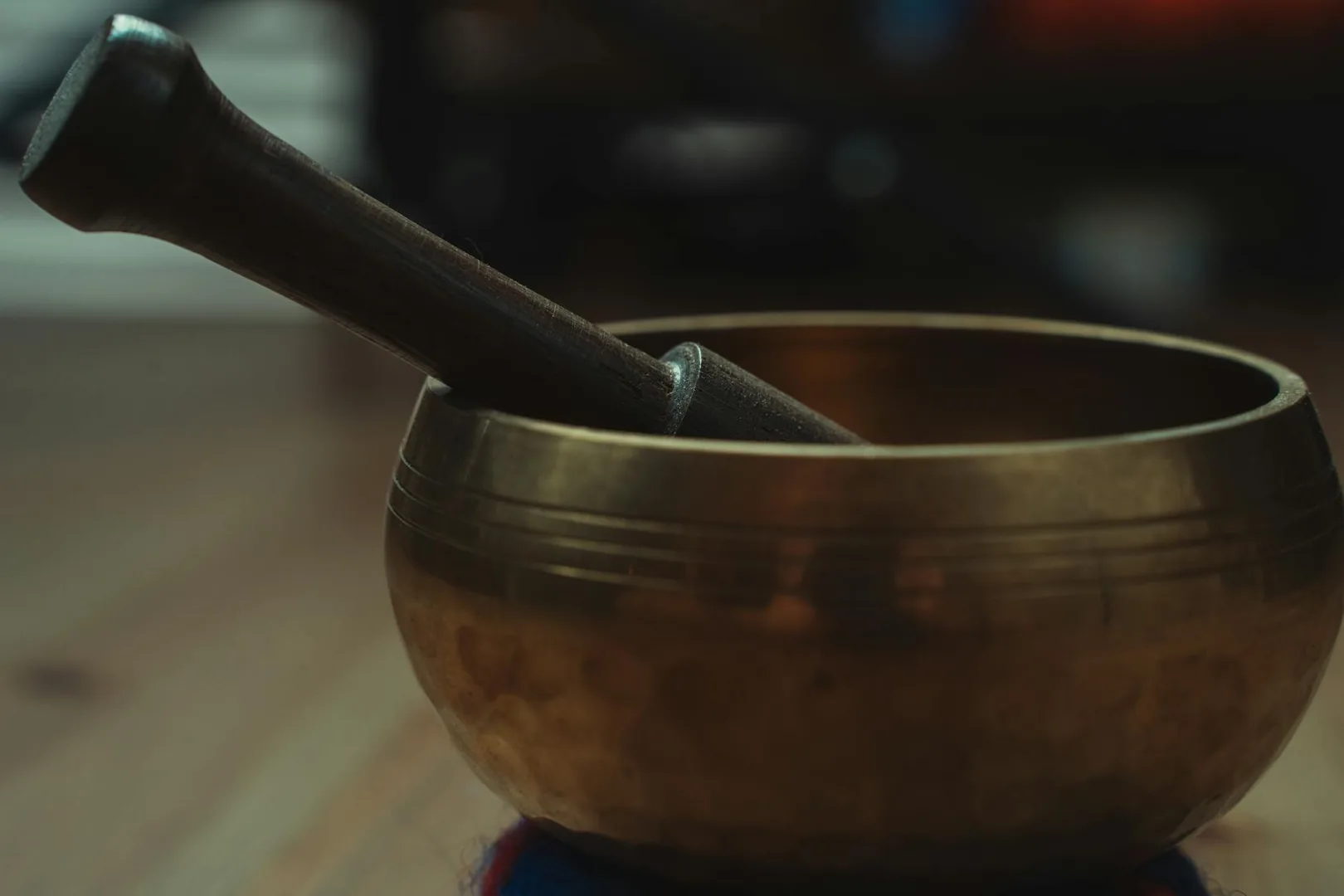 Bols tibétains et sonothérapie : bienfaits, séances et pratique