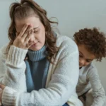 Burn-out parental : quand prendre soin des autres épuise