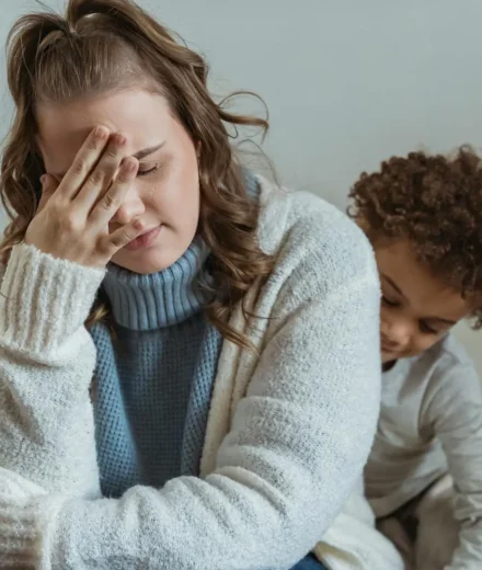 Burn-out parental : quand prendre soin des autres épuise
