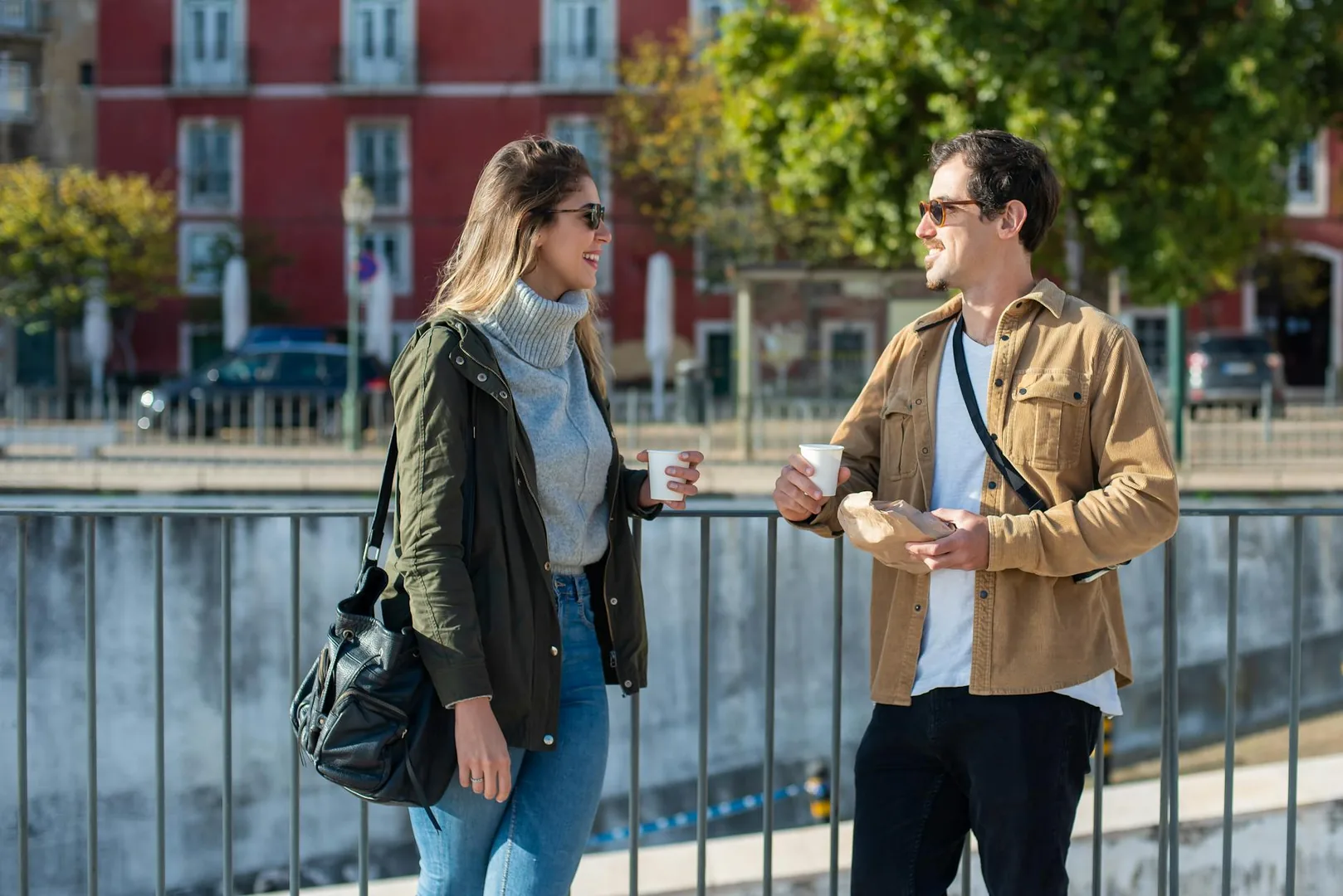 FOMO et comparaison sociale : l'anxiété des réseaux décortiquée