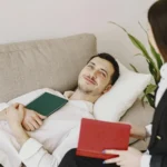 Hypnose ericksonienne : l’approche conversationnelle qui transforme sans forcer Hypnose ericksonienne : l'approche conversationnelle qui transforme sans forcer