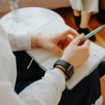 Journaling thérapeutique : l'écriture qui soigne l'anxiété et le stress