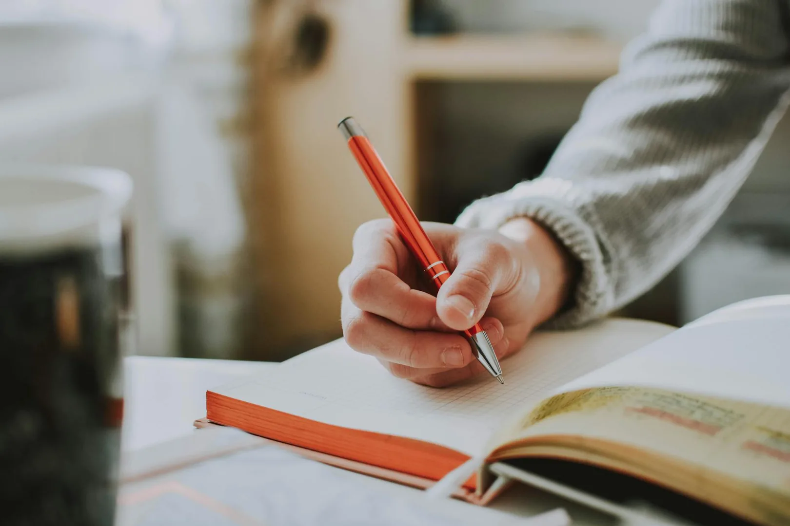 Journaling thérapeutique : l'écriture qui soigne l'anxiété et le stress