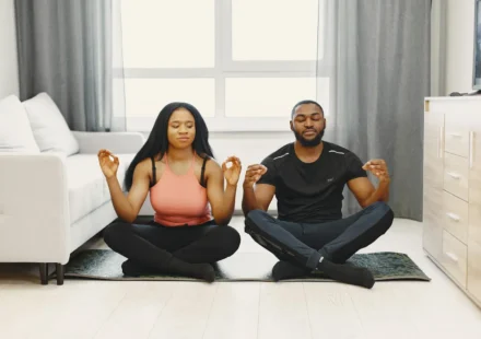 Méditer en couple : pratique à deux et bénéfices relationnels Méditer en couple : pratique à deux et bénéfices relationnels