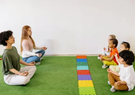 Méditation pour enfants : techniques adaptées par âge et bienfaits prouvés