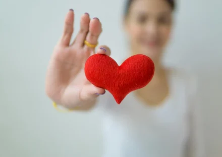 Méditation Metta : cultiver la bienveillance pour réduire l'anxiété sociale