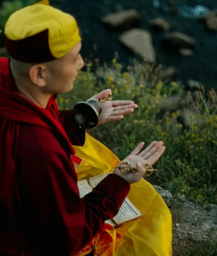 Méditation tonglen : transformer la souffrance par la compassion
