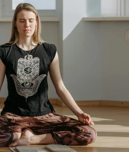 Méditation transcendantale : principes, technique et bienfaits