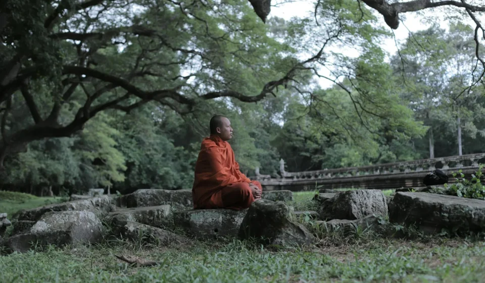Méditation Vipassana : la technique bouddhiste qui reconfigure le cerveau