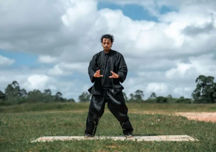 Qi Gong pour débutant : la pratique millénaire qui réduit le stress par le mouvement lent