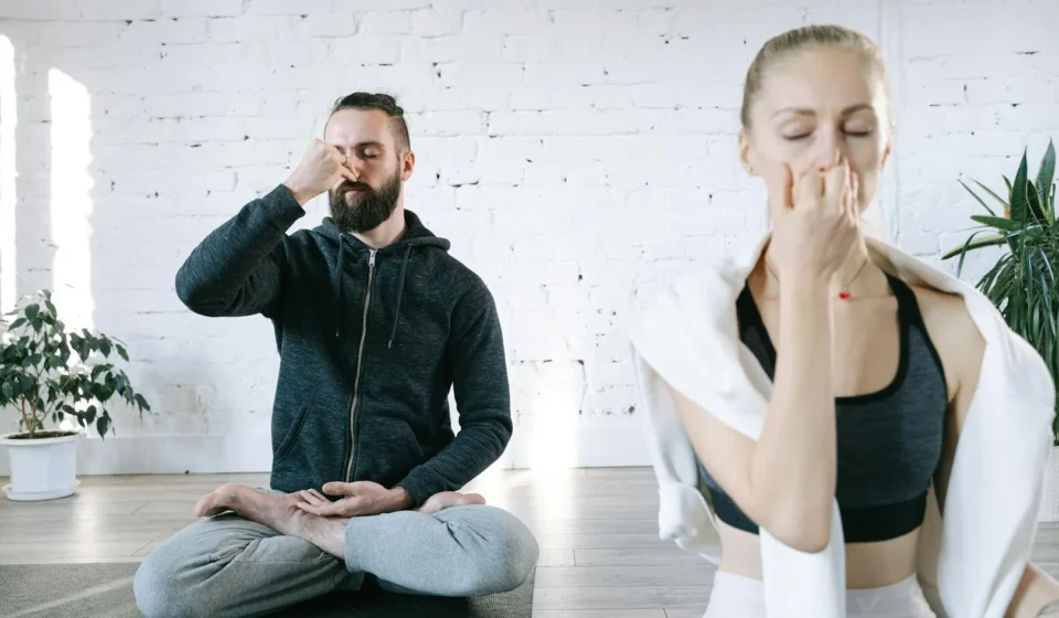 Kapalabhati : la respiration purifiante du crâne brillant