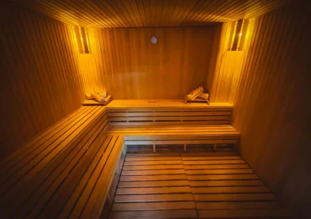 Sauna et bien-être mental : les effets documentés sur le stress et la dépression
