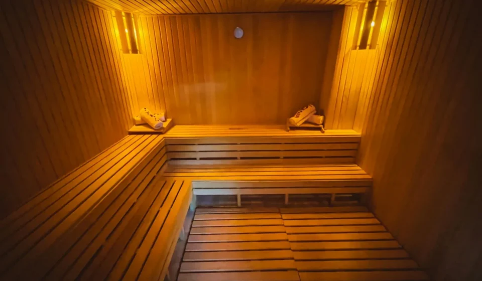 Sauna et bien-être mental : les effets documentés sur le stress et la dépression
