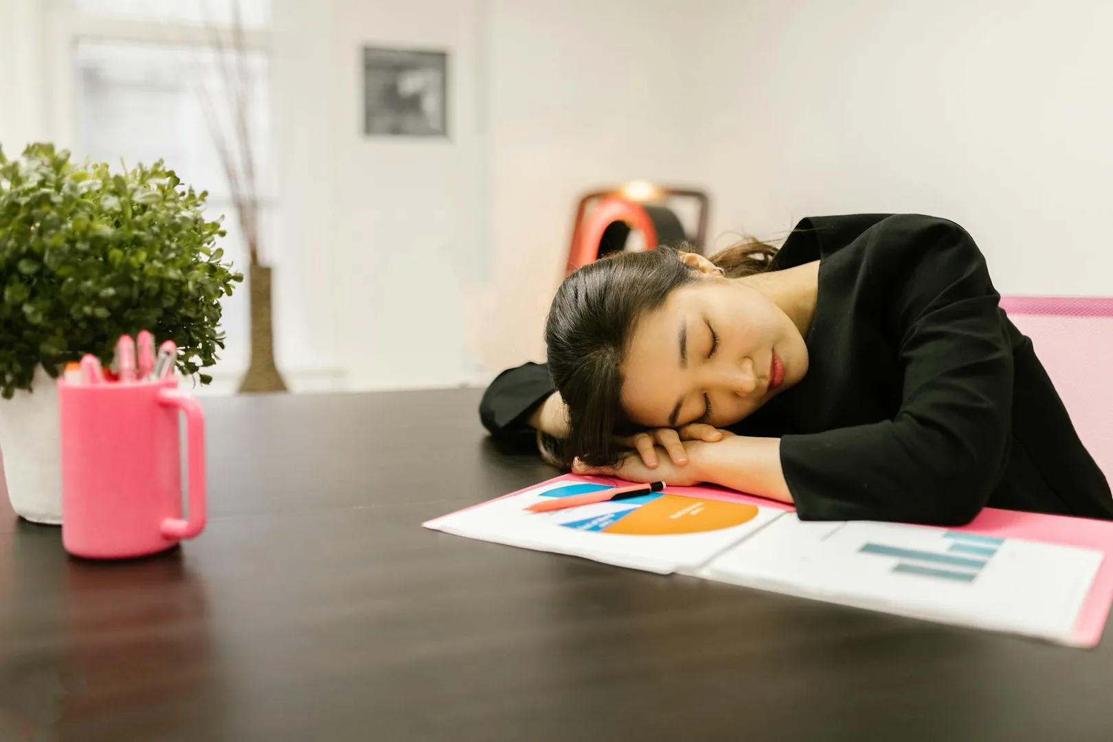 Sieste et power nap : la science du sommeil court qui restaure le cerveau