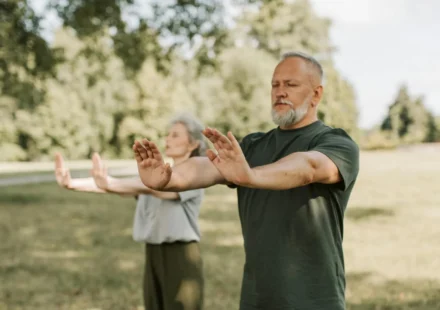 Tai chi : la méditation en mouvement qui réduit le stress et améliore l'équilibre