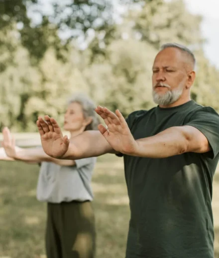 Tai chi : la méditation en mouvement qui réduit le stress et améliore l'équilibre