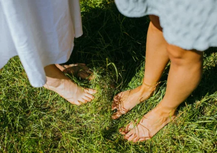 Techniques d'ancrage (grounding) : interrompre une crise d'anxiété en quelques minutes