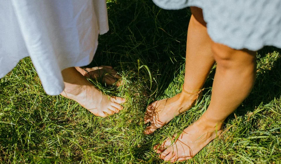 Techniques d'ancrage (grounding) : interrompre une crise d'anxiété en quelques minutes