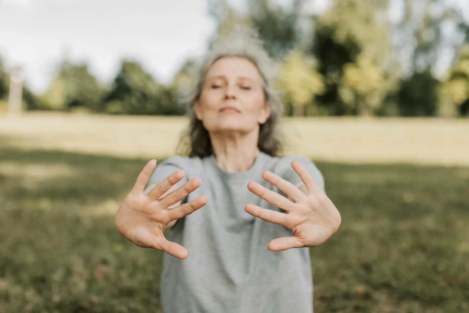 Techniques d'ancrage (grounding) : interrompre une crise d'anxiété en quelques minutes
