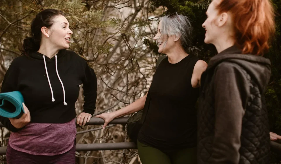 Thérapie par le rire : humour, yogafire et effets sur le stress