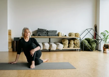 Yoga restauratif : la pratique du relâchement profond pour le système nerveux