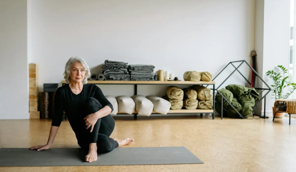 Yoga restauratif : la pratique du relâchement profond pour le système nerveux
